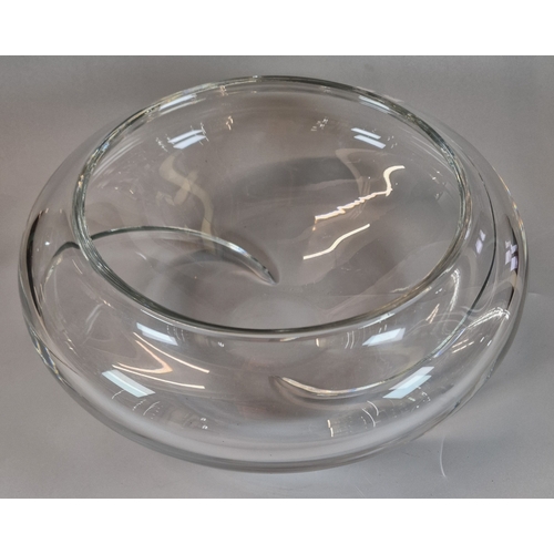 20 - Waterford crystal heavy glass 'Siren' fruit bowl, the diameter opening 22cm approx. 15cm high approx... 