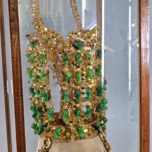 52 - A cased reproduction copy of a Korean Silla style archaic 'jade' and 'gold' crown originally from th... 