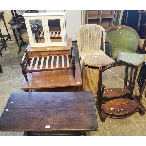 591 - Large collection of furnishing items to include; various Lloyd Loom style chairs and linen baskets, ... 