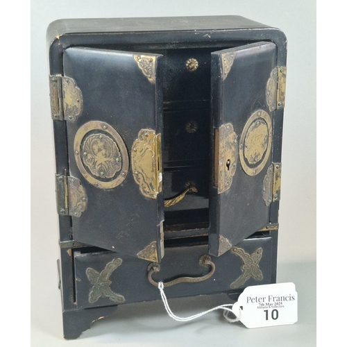 Lot 10        