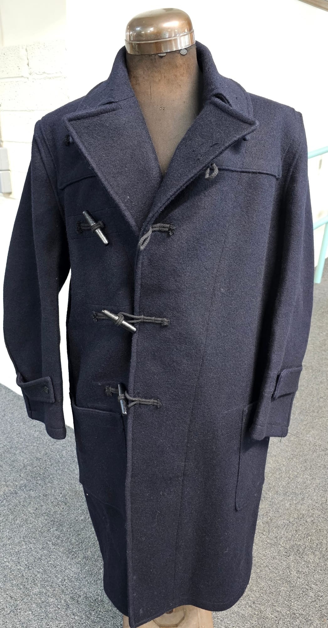 Vintage Men's navy duffle coat with rope and toggle fastenings. (B.P ...