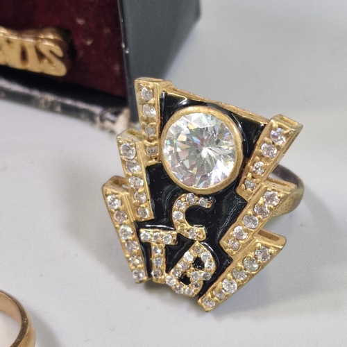 Collection of Elvis Presley themed fashion rings, signet rings etc. (B ...