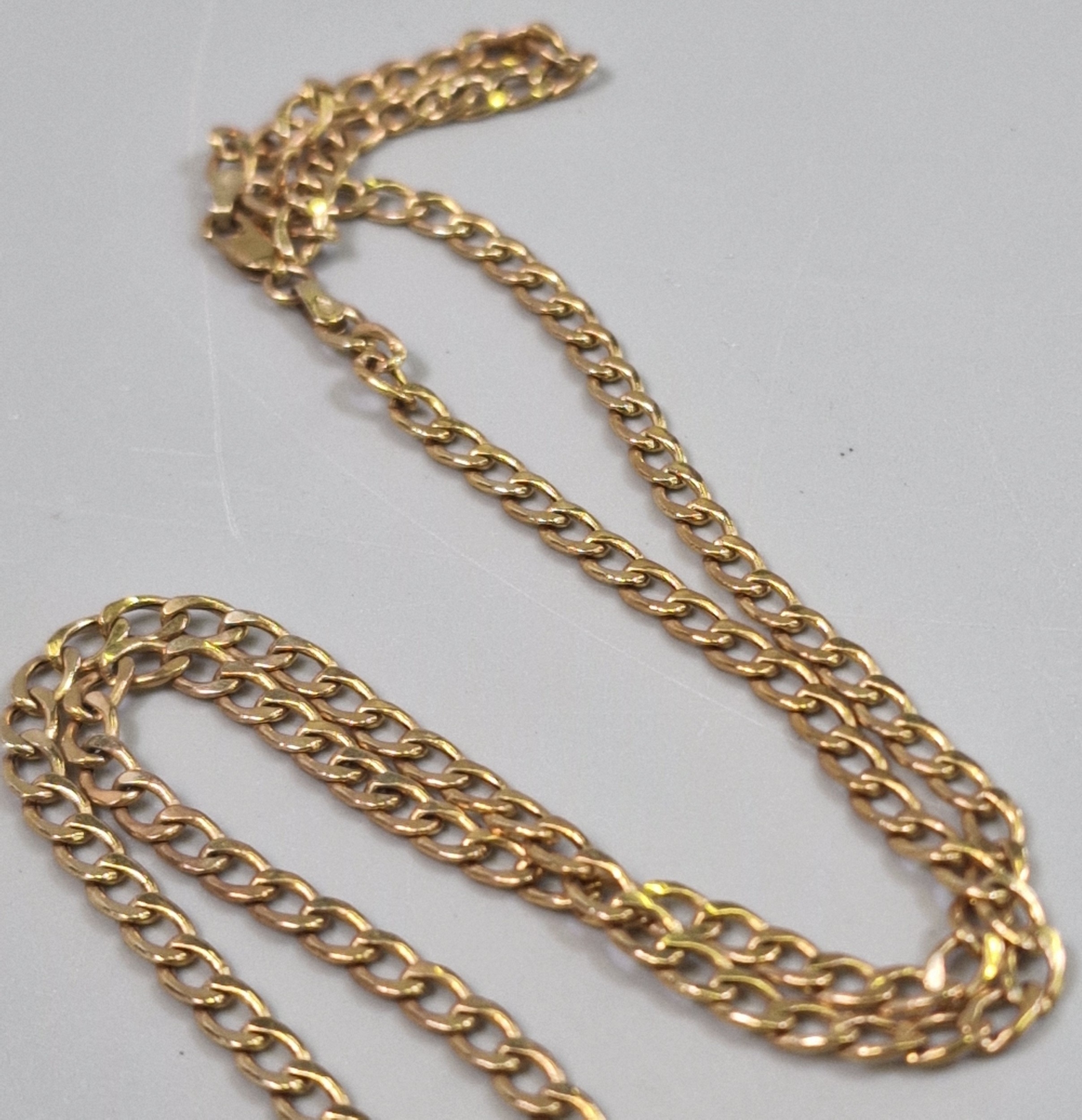 9ct gold curb-link chain with TCB Elvis Presley pendant. The chain 60cm ...