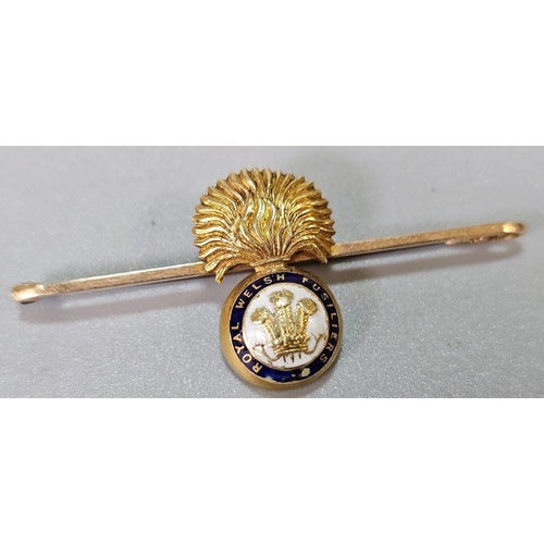 Royal Welsh Fusiliers 'flaming grenade' sweetheart brooch, 15ct