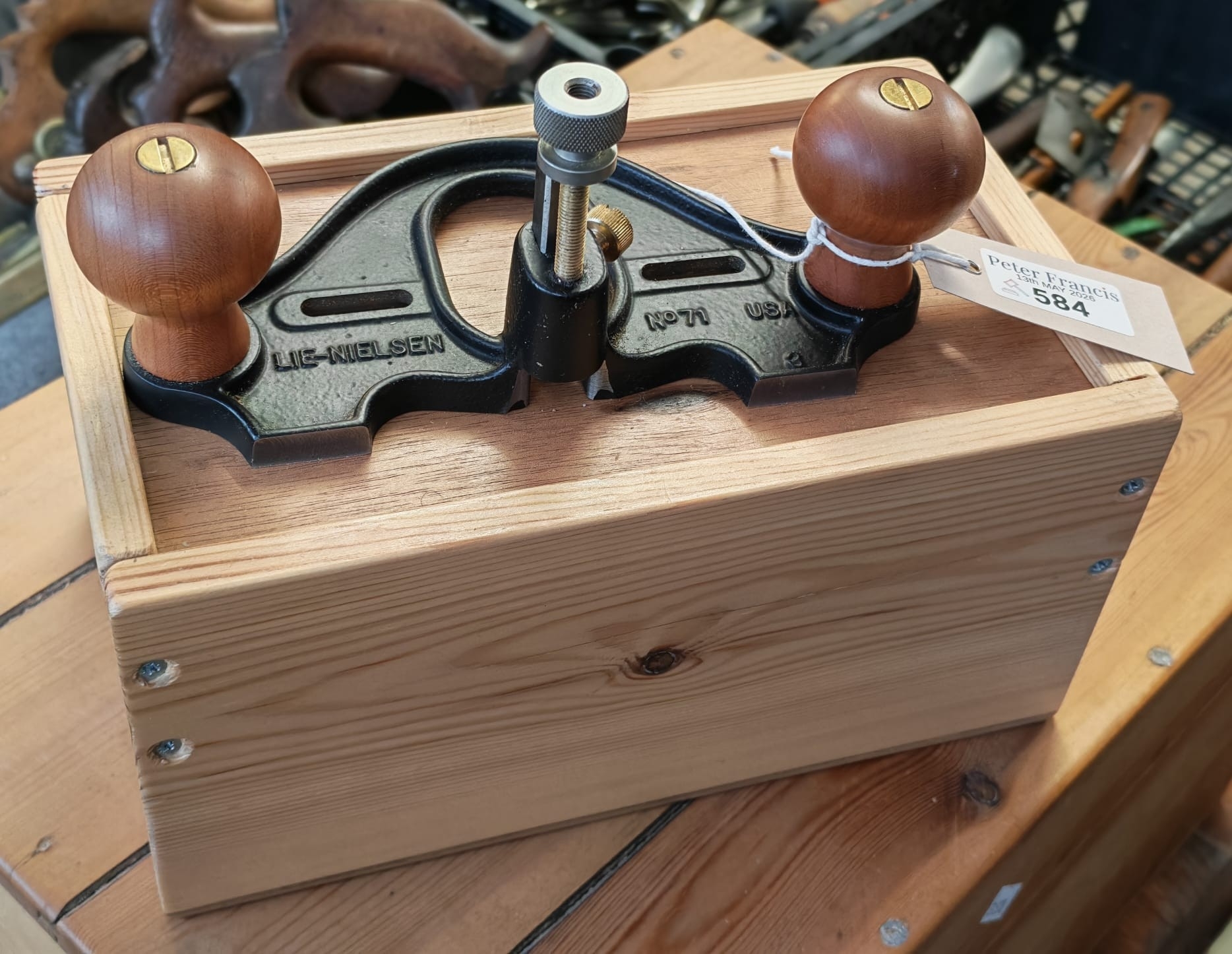 Lie-Nielsen No. 71 witch's tooth router in custom made fitted pine box ...