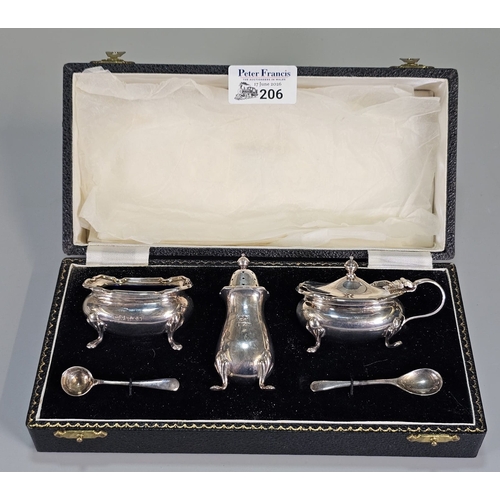 Cased silver condiment set by Mappin and Webb, Birmingham. 3.7