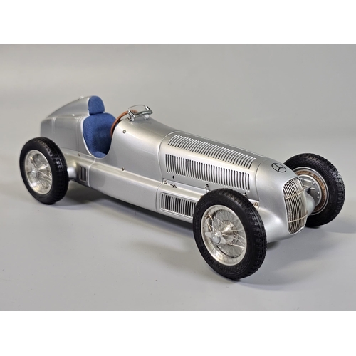 箱無 CMC 1/18 W25 1934/ミニカー CMC 1⁄18 Mercedes-Benz - Iconic 6th