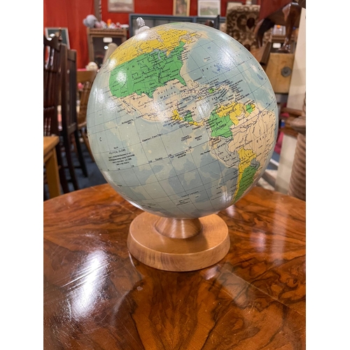 99 - SMALL WORLD GLOBE