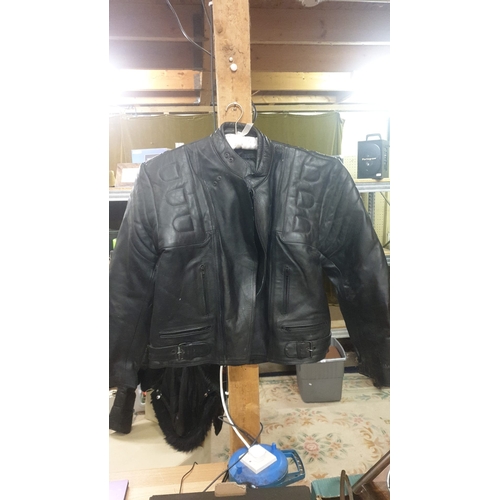 134 - BLACK LEATHER BIKERS JACKET 46