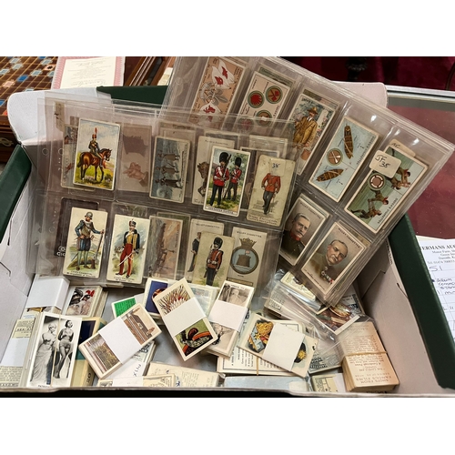 320 - BOX CIGARETTE CARDS  GALLAHER LTD JOHN PLAYER ETC