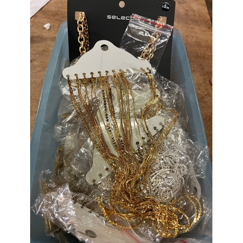 297 - LARGE QTY COSTUME JEWELLERY CHAINS