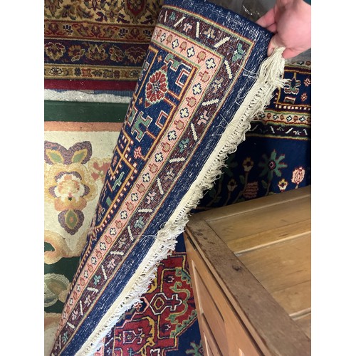 67 - LARGE RUG 10FTX6FT 8