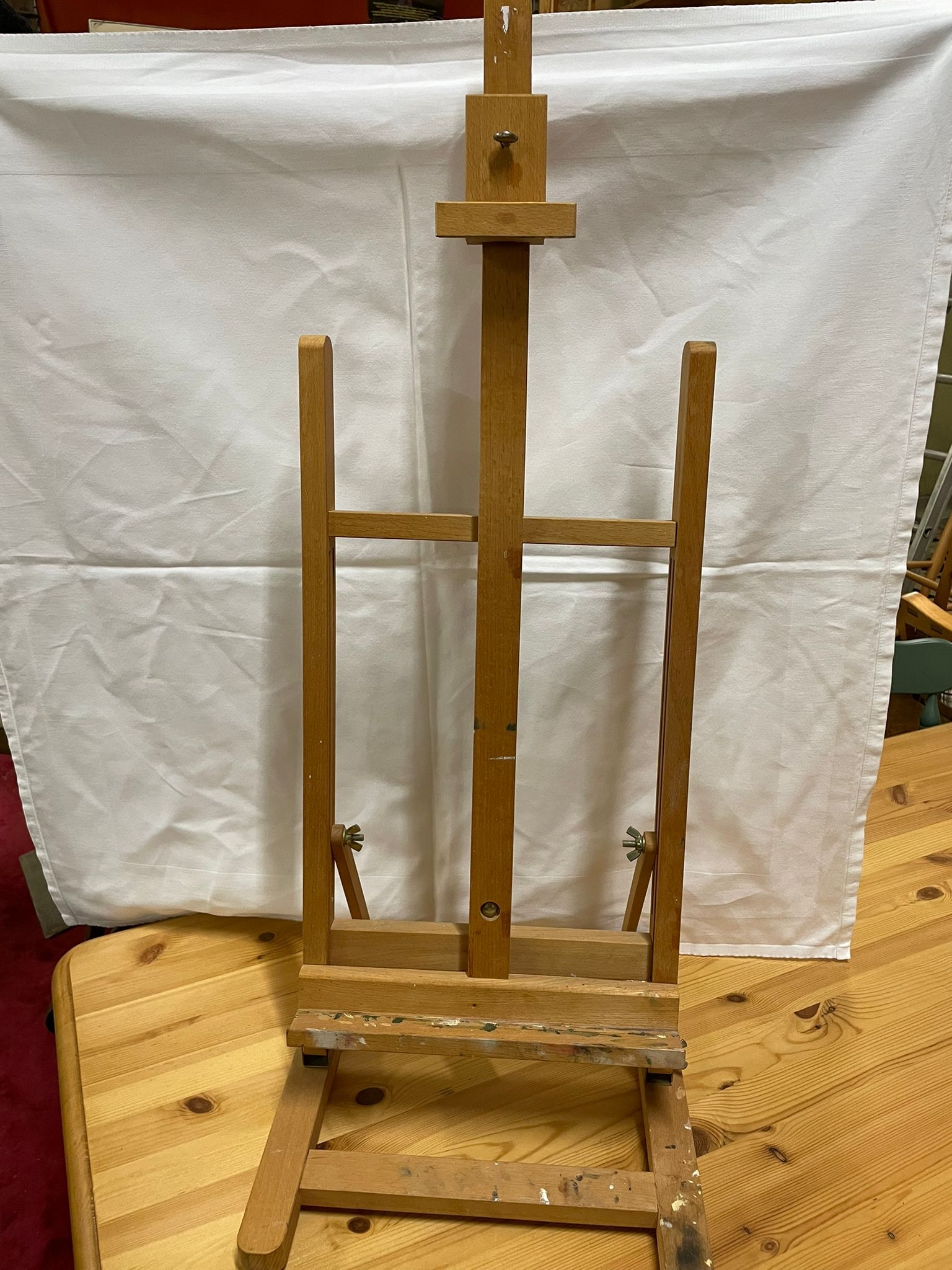 ARTISTS EASEL   1100004820.JPG