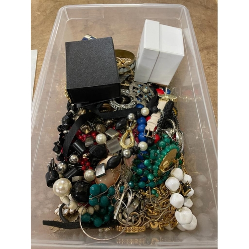 100 - BOX COSTUME JEWELLERY