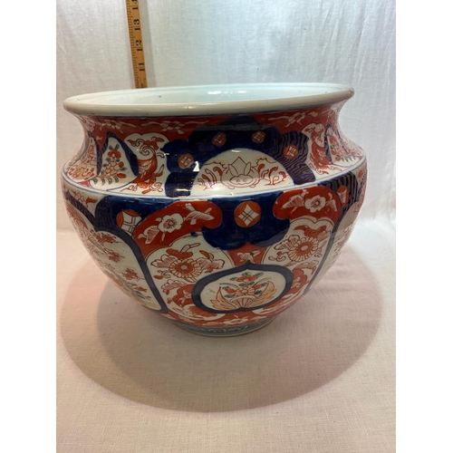 216 - LARGE IMARI JARDINERE WITH REPAIR TO RIM