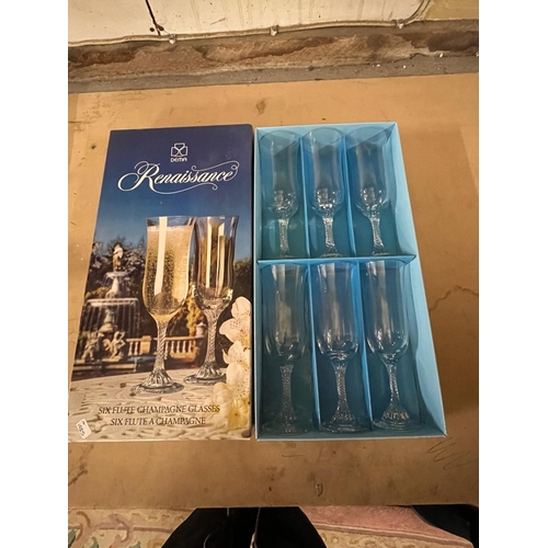 35 - 6 DEMA CHAMPAGNE GLASSES