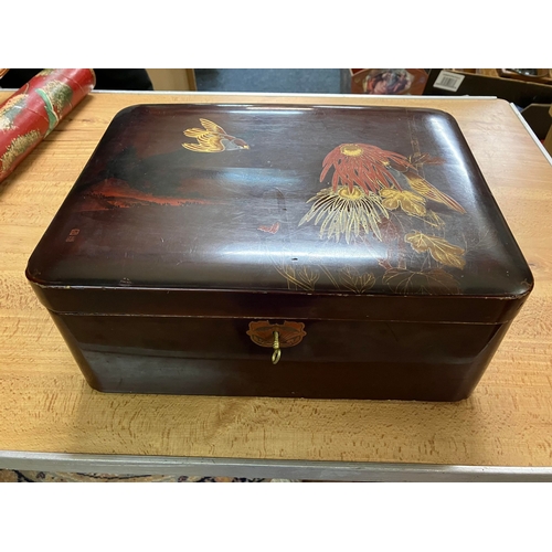 205 - 1900C CHINESE LAQUERED BOX W 36CM X H 16.5CM X D 28CM