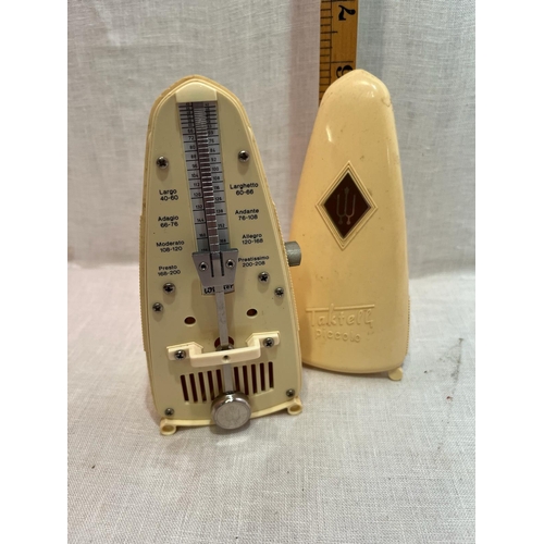 288 - TAKTELL PICCOLO RETRO METRONOME