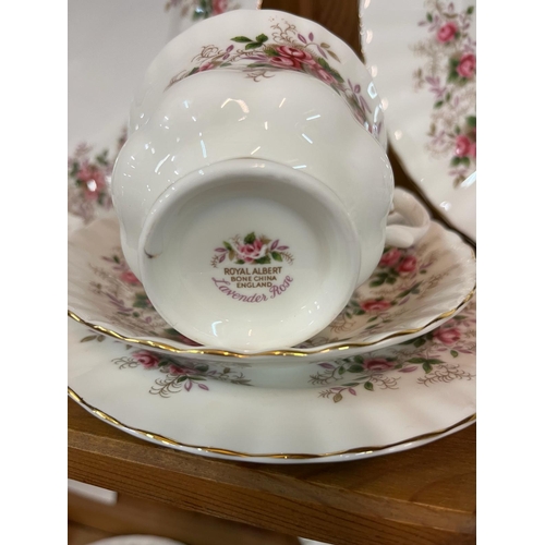 399 - 95 PIECES ROYAL ALBERT LAVENDAR ROSE TEA/DINNER SERVICE