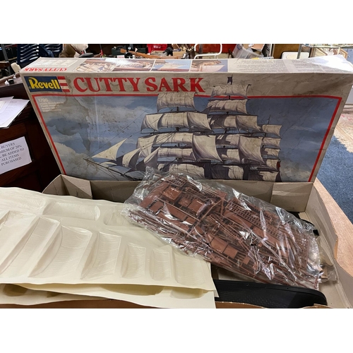 222 - RAVEL CUTTY SARK MODEL KIT 1/96