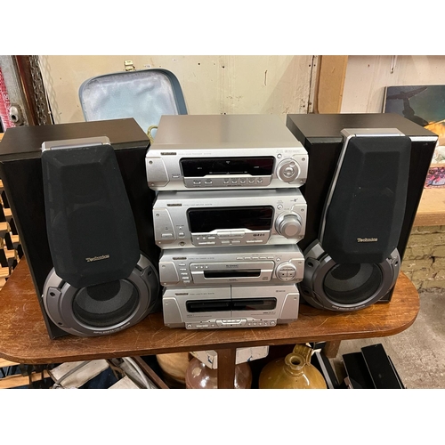 377 - TECHNICS HI-FI UNIT WITH SPEAKERS EH 760