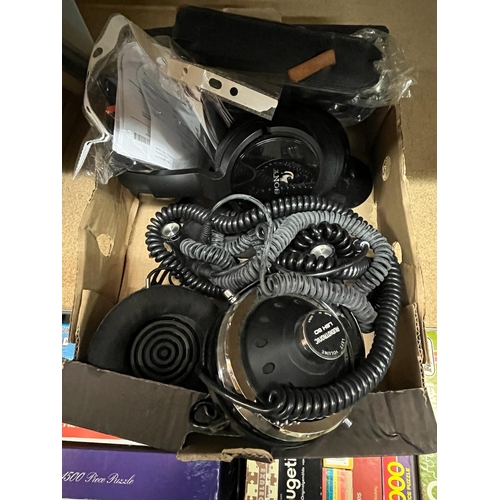 52 - BOX HEADPHONES ETC