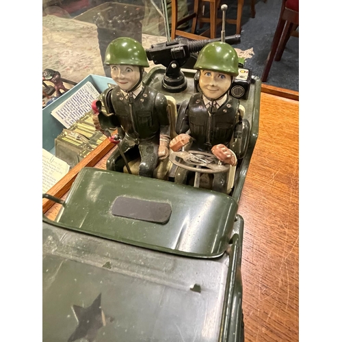 355 - 1960S ORIGINAL JAPANESE BATTERY OPERATED JEEP NOT CURRENTLY WORKING