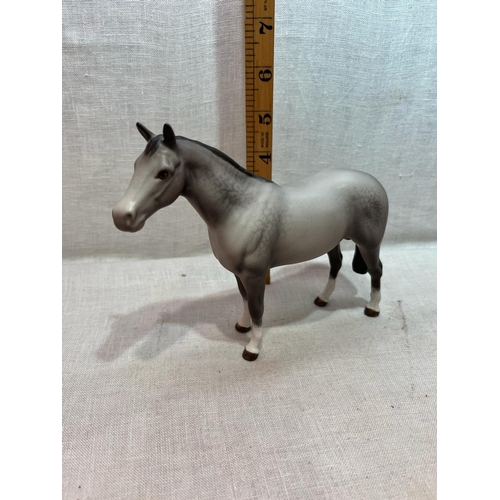 435 - BESWICK GREY HORSE