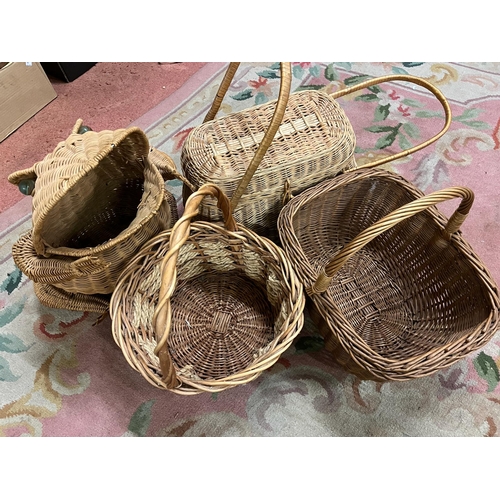 9 - SELECTION WICKER BASKETS