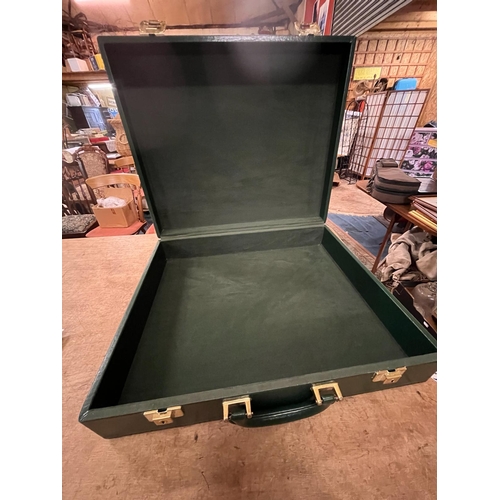 37 - LARGE BRIEF CASE