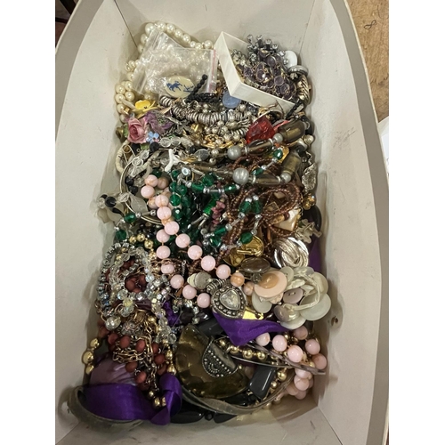 124 - BOX COSTUME JEWELLERY