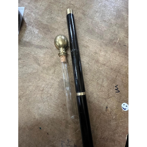 282 - WALKING CANE WITH HIDDEN FLASK