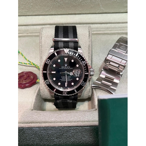 458 - ROLEX SUBMARINER 2004 WITH BOX, PAPERS AND ADDITIONAL BATO ROLEX STRAP