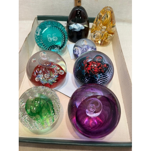 8 CAITHNESS PAPERWEIGHTS