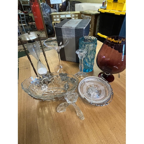 43 - SELECTION GLASS WARE AND HOUR GLASS