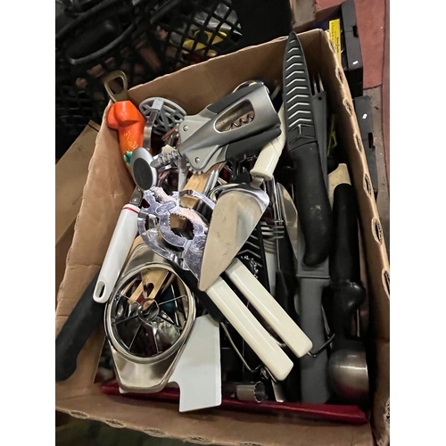 46 - KITCHENALIA CUTLERY INC KNIVES