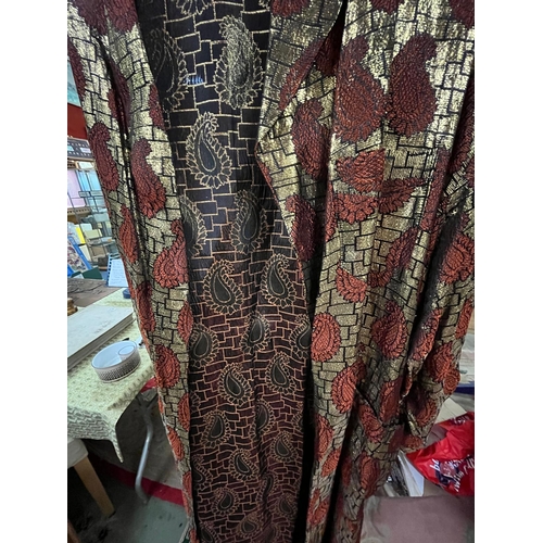 89 - 2 GENTS VINTAGE MIDDLE EASTERN ROBES