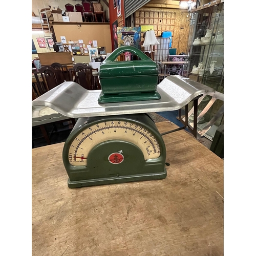 107 - SET POSTAL SCALES