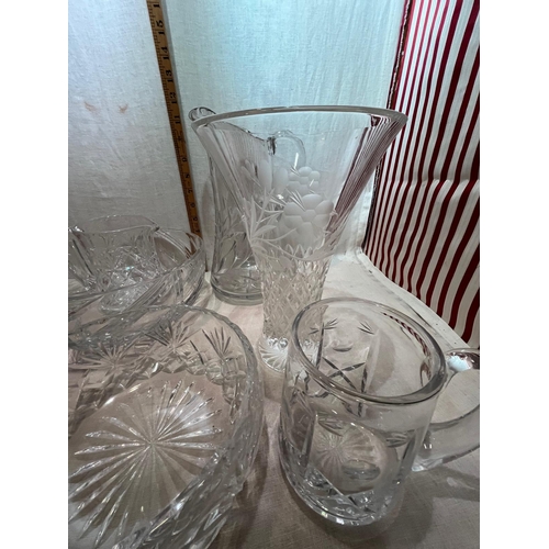 160 - SELECTTION VUT GLASS JUGS BOWLS ETC