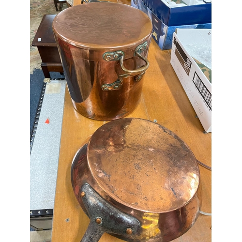 227 - LARGE COPPER SAUCEPAN AND COPPER POT