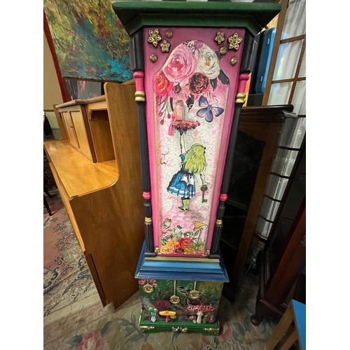 254 - ALICE IN WONDERLAND GRANDFATHER CLOCK BATTERY OP FWO 5FT 9 HIG X 10