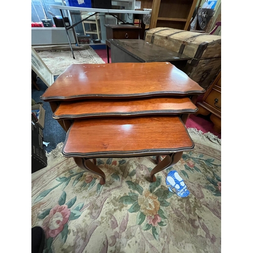 278 - MAHOGANY NEST 3 TABLES