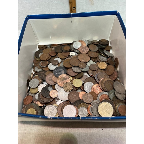 352 - BOX COINS