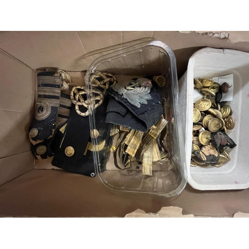 368 - SELECTION NAVY BUTTONS RIBBONS ARMLETS ETC