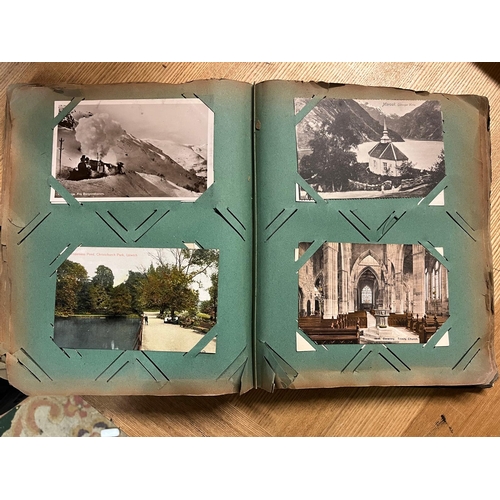 382 - BOOK POSTCARDS