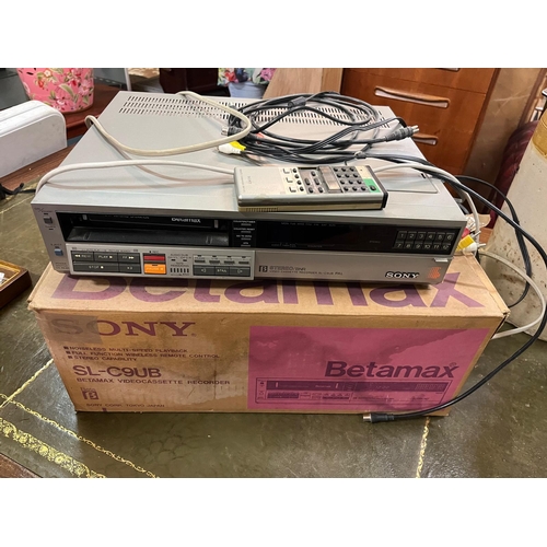 35 - SONY BETAMAX VIDEO RECORDER WITH BOX