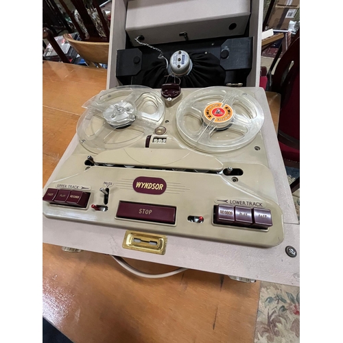 39 - VISCOUNT TAPE TO TAPE RECORDER/PLAYER