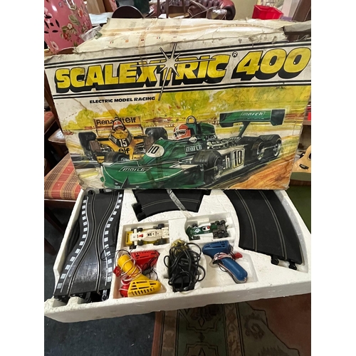 40 - SCALEXTRIC 400 MODEL RACING MAINLY FOR SPARES