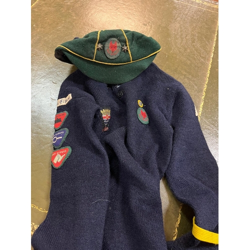 116 - 1940 SCOUTS JUMPER WITH BADGES