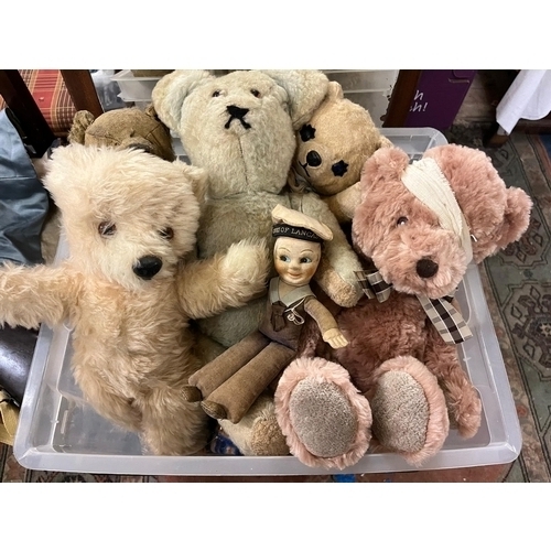 185 - BOX VINTAGE TEDDIES ETC SOME FOR RESTORATION